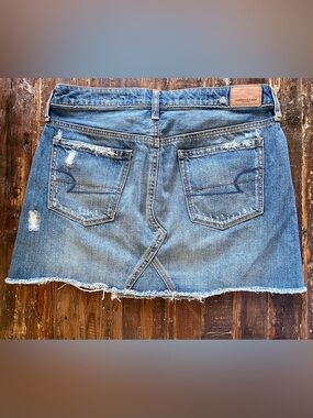 American Eagle Outfitters Light Blue Distressed Denim Mini Skirt Sz 10